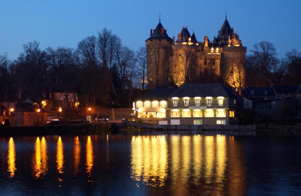 Hôtel Restaurant du Lac Combourg Exterior foto